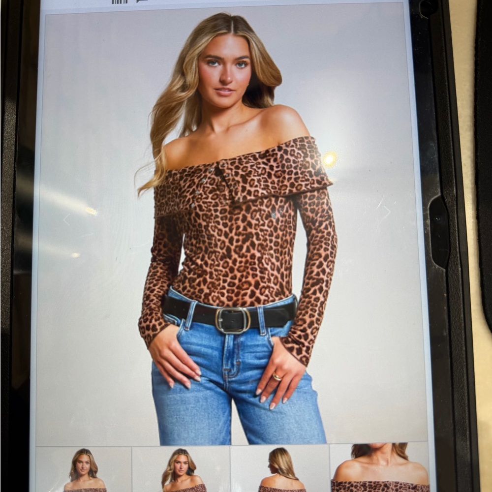 Buckle Off-Shoulder Leopard Print Crop Top in Brown. Worn once for concert!